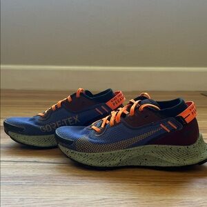 Womens Nike Pegasus Gore-Tex Trail Shoes, Size 5